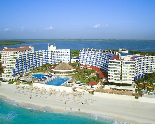 Golden Shores & Crown Paradise Club Cancún #2459