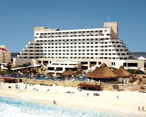 Club Solaris Cancún Resort - 4 Nights #DN98