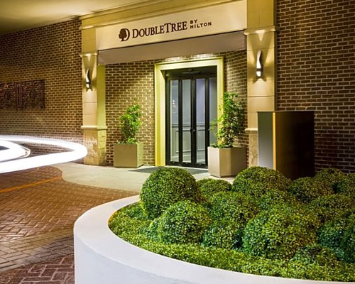 DoubleTree by Hilton Savannah Historic District - 5 Nights #RP95