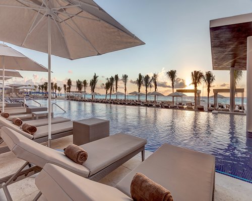 TravelSmart at Royalton CHIC Suites Cancun #DN66 - фото