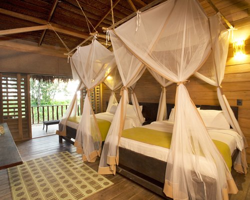 Hotel On Vacation Amazon #DV69 - фото