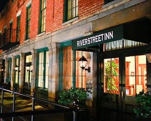 River Street Inn - 3 Nights #RGC1 - фото
