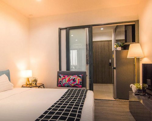 Roomme Hospitality The Rich Branch Bangkok - 3 Nights #RH16 - фото