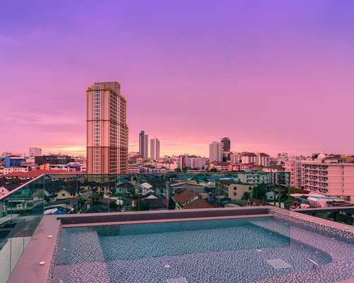 Roomme Hospitality Pattaya at Urban Attitude Branch - 3 Nights #RH17 - фото