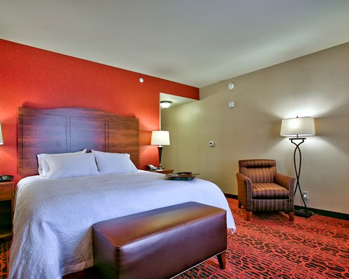 Hampton Inn & Suites Scottsdale Riverwalk - 3 Nights #RN82 - фото