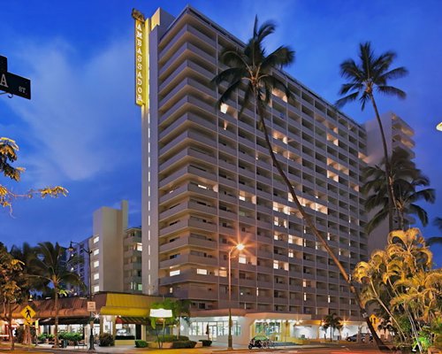 Ambassador Hotel Waikiki - 5 Nights #RN99 - фото